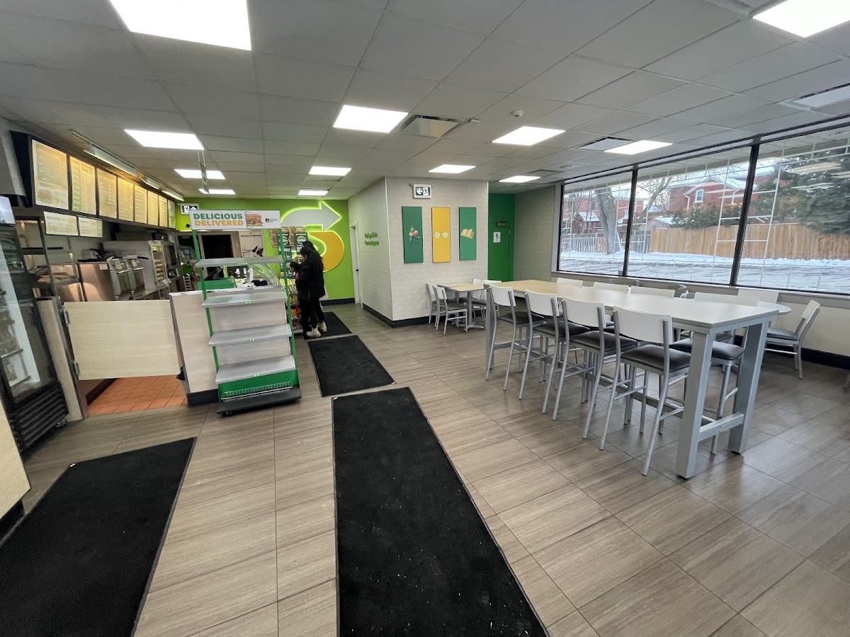 Subway 12 Main St N