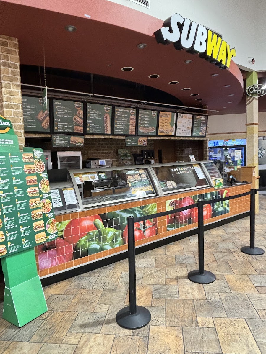 Subway 5067 Dixie Rd