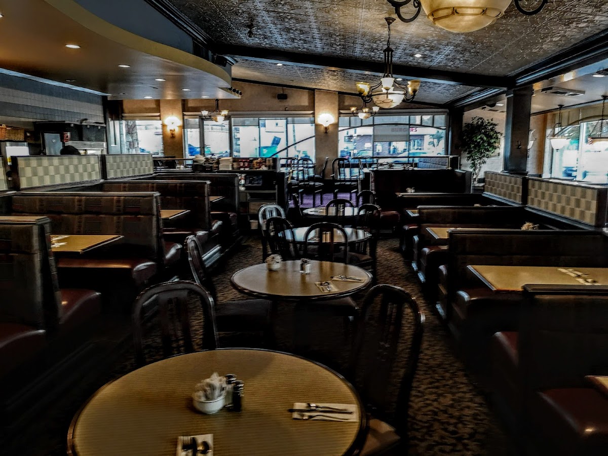 The Dundas Street Grille