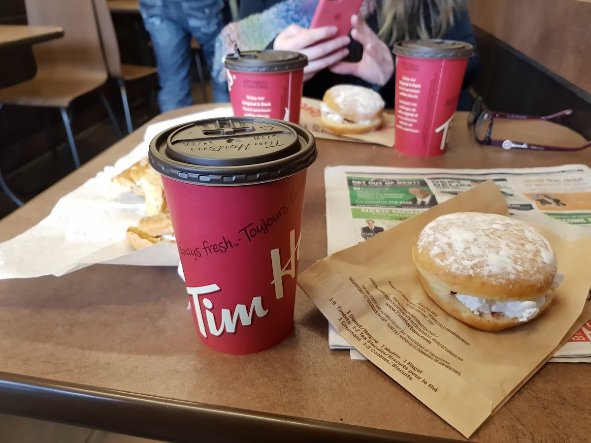 Tim Horton's 261 Yonge St