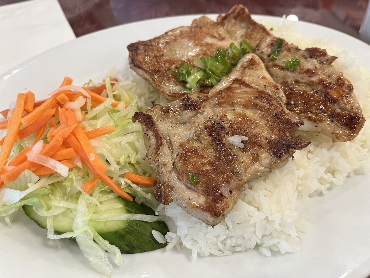 Vietnam Palace Grill & Noodle House Creekside Mall