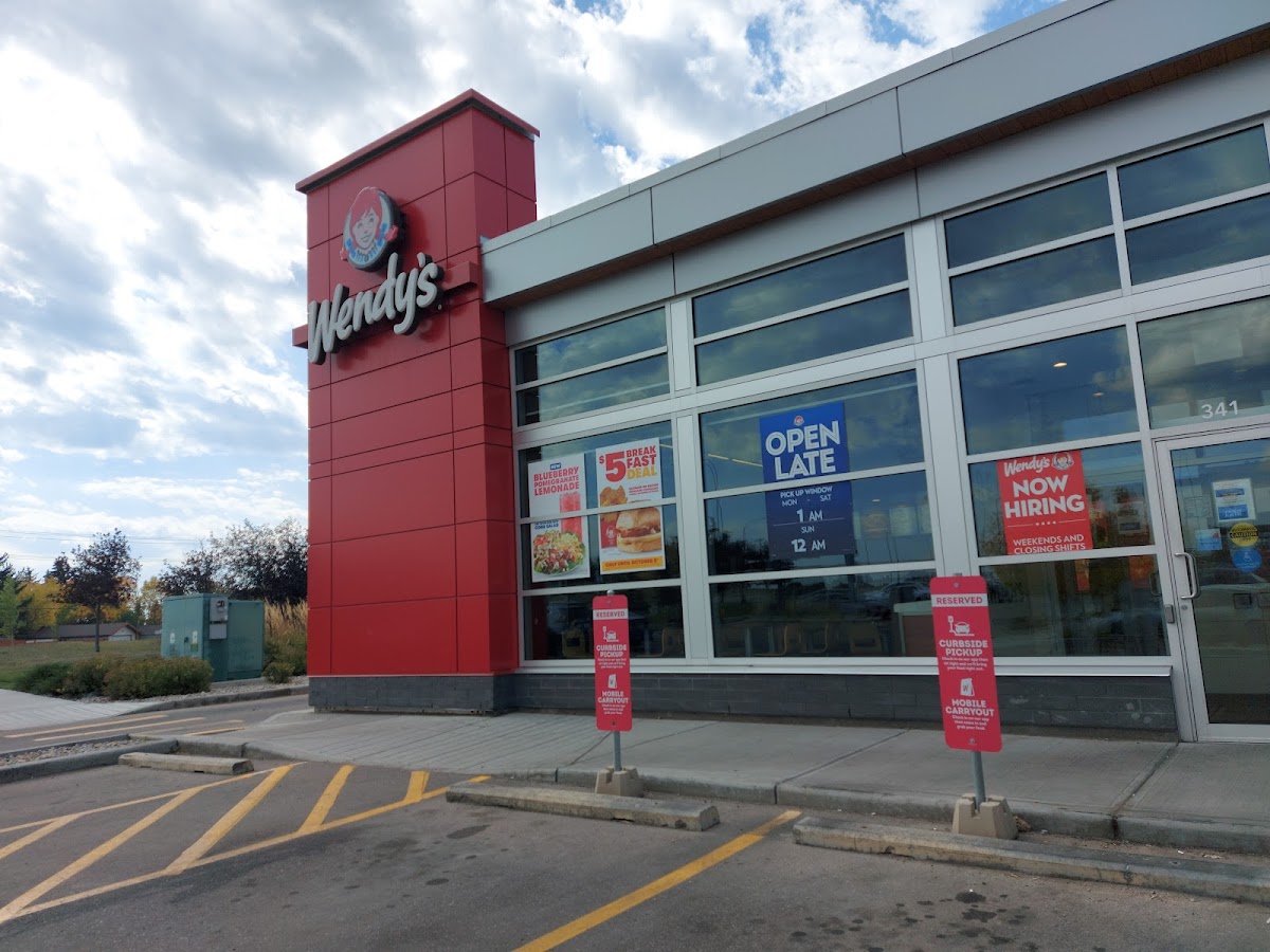 Wendy's 341-300 Veterans Blvd NE